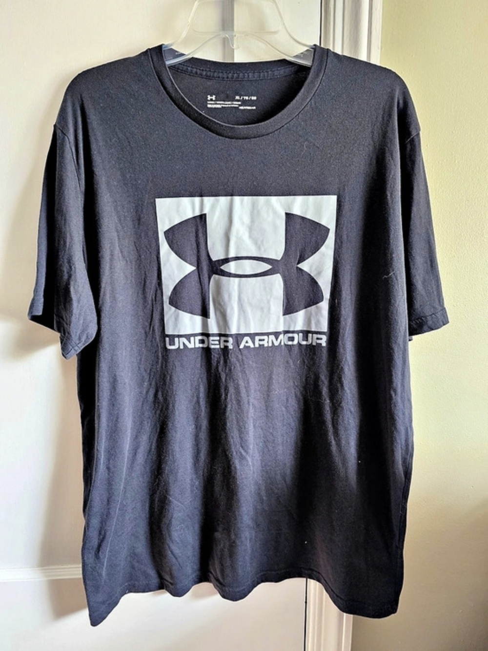Under Armour Men's UA Boxed Sportstyle Short Sleeve T-Shirt Black XL